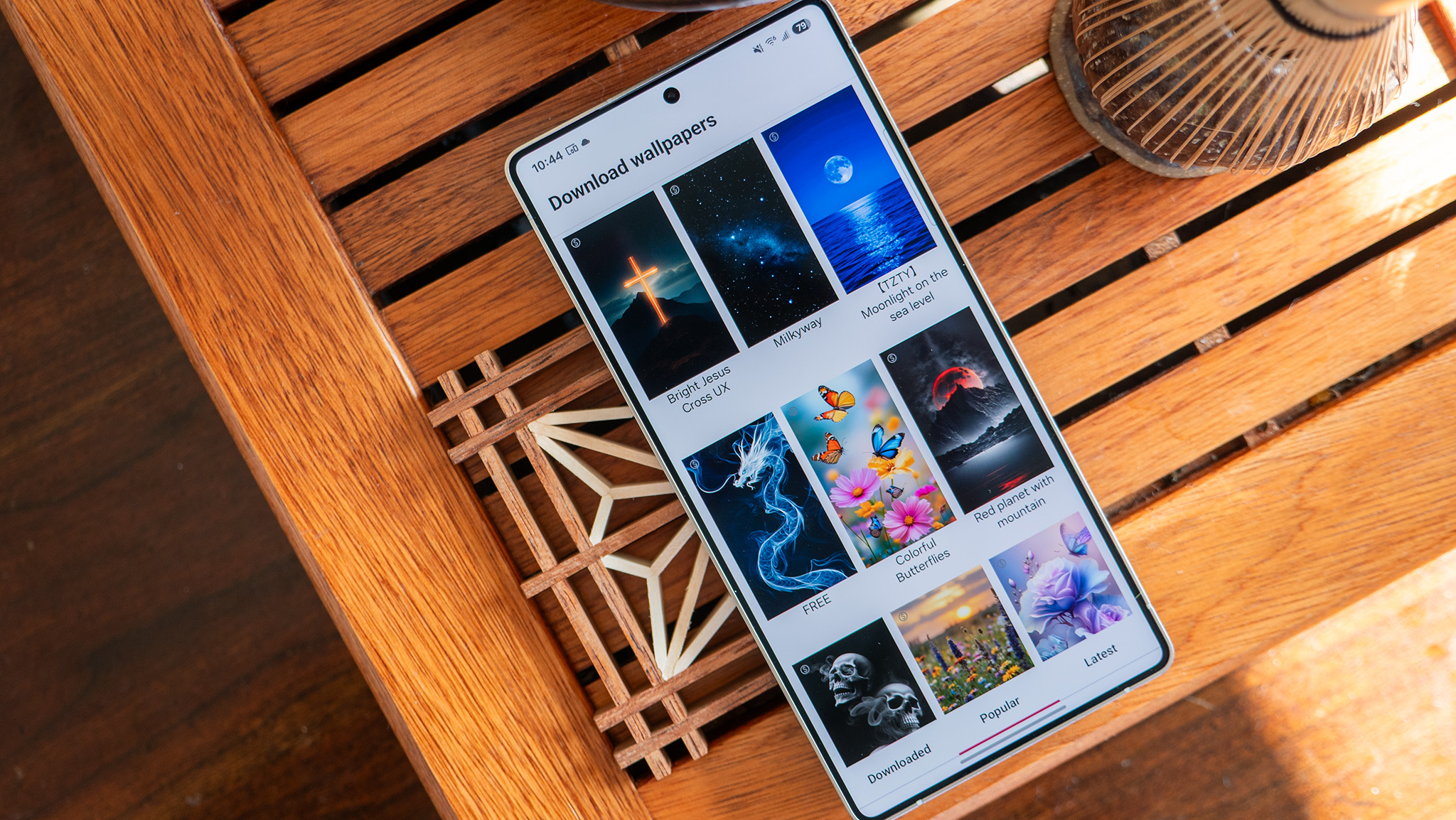 Choosing a wallpaper in the Good Lock app on a Samsung Galaxy S25 Ultra